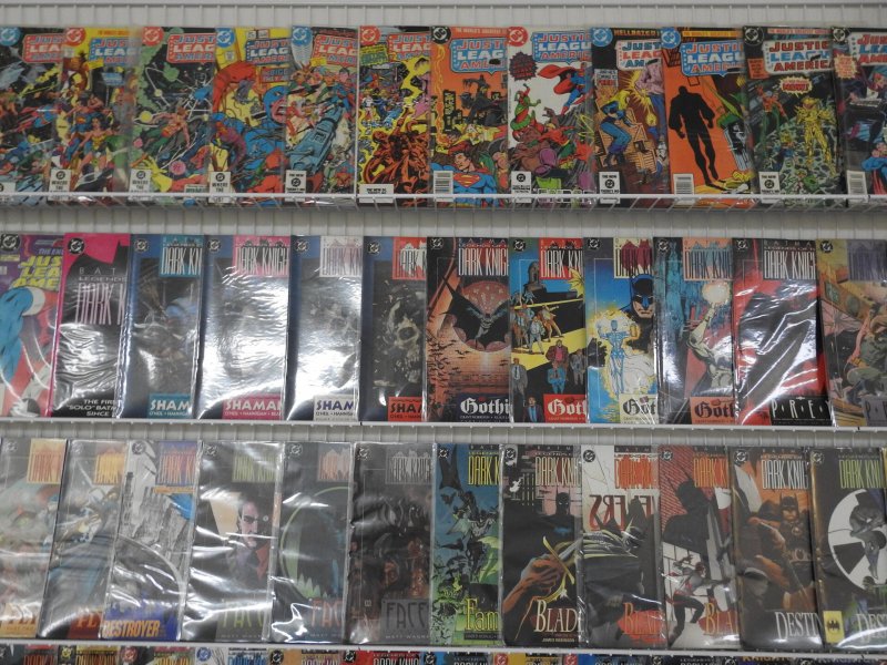 Huge Lot 170+ Comics W/ Justice League America, Batman+ Avg VF- Condition!