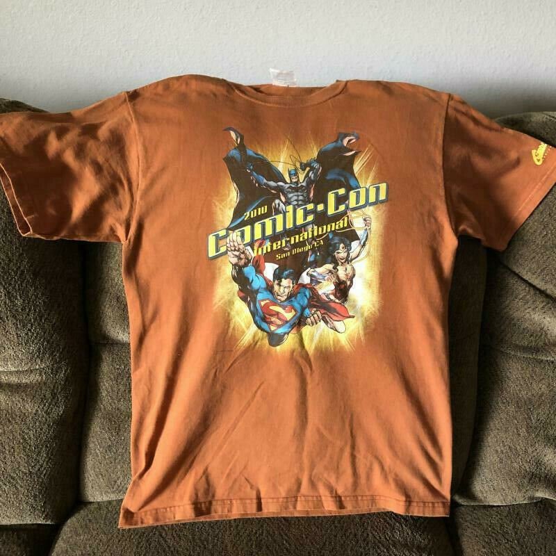 SDCC JLA Rust T-SHIRT, Medium, 2010, Wonder Woman, Batman, Superman