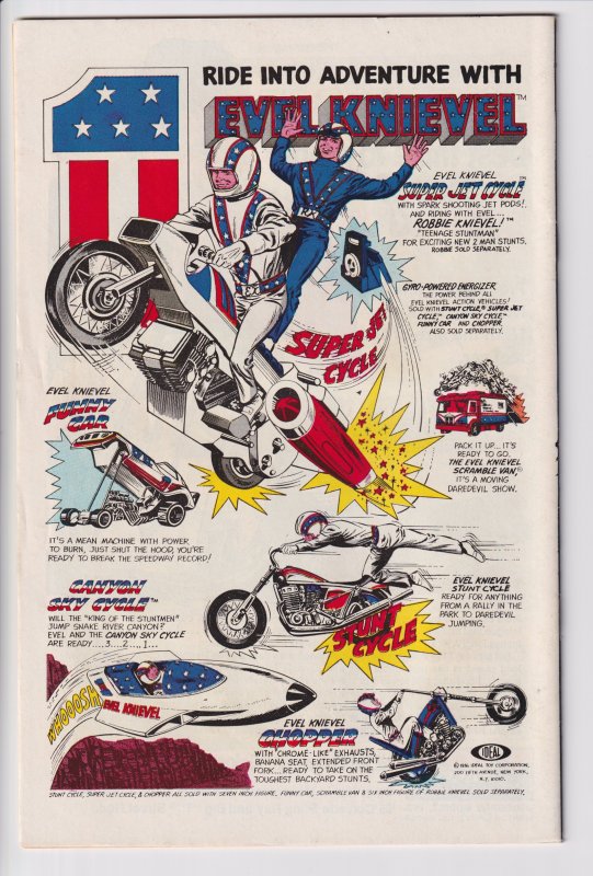 MARVEL SPOTLIGHT #32 (Feb 1977) VF+ 8.5, white. 1st app Spider-Woman!