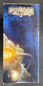 Neca Player Select: Bioshock 2 - Subject Omega & Little Sister - Figure in Box