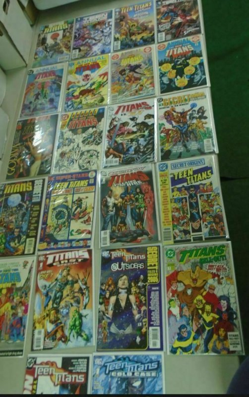 Teen Titans Specials Annual Comic Lot 22 books (years vary)