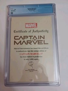 Captain Marvel #7 Glow In The Dark Virgin Edition LTD 3000 - Campbell - CGC 9.4