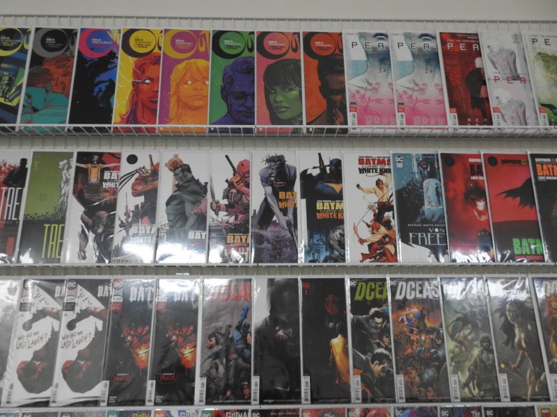 Huge Lot 120+ Comics W/Batman, DCeased, Daredevil, +More! Avg VF+ Condition!
