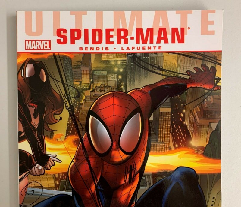 Ultimate Comics Spider-Man Vol. 1 The World According to Peter Parker Paperback