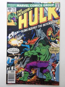 The Incredible Hulk #207  (1977) W/ The Defenders! Sharp VF-NM Condition!