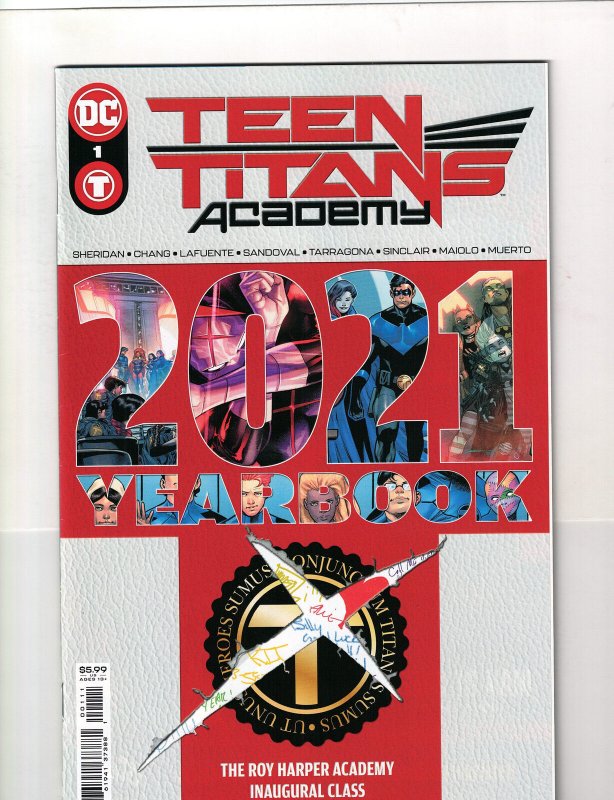 Teen Titans Academy 2021 Yearbook (2021) 8.5 VF+