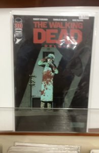 The Walking Dead Deluxe #39 Cover B (2022)