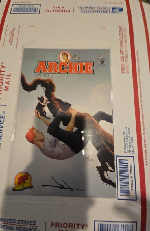 Archie #1 Dynamic Forces Cover (2015) signed by Jae Lee /225