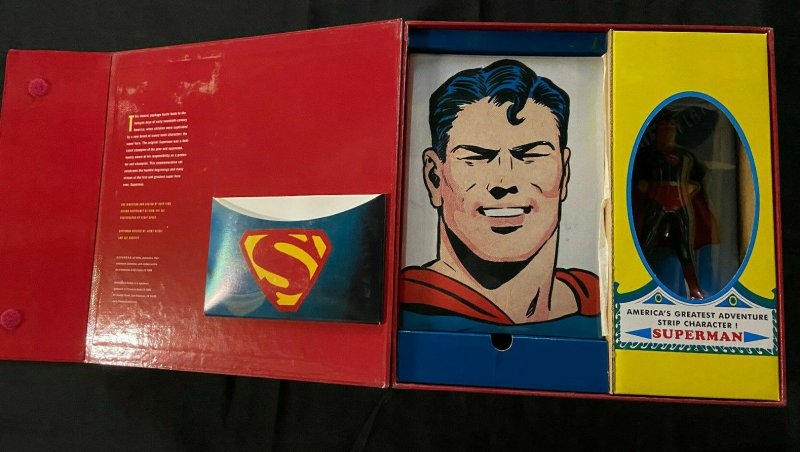 SUPERMAN MASTERPIECE COLLECTION INCLUDES HARDCOVER BOOK AND 8 INCH STATUE