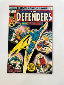 The Defenders # 28 NM Marvel Comic Book Hulk Valkyrie Dr. Strange Thor 15 J884