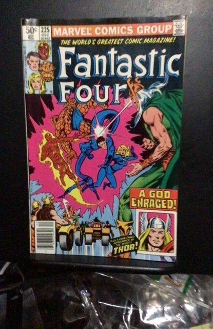 Fantastic Four #225 (1980) Thor! High-grade key! Super high grade! NM Wow