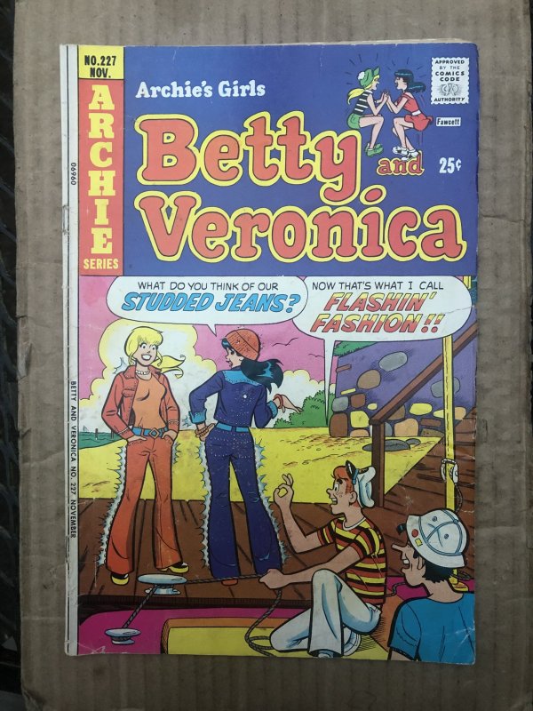 Archie's Girls Betty and Veronica #227 (1974)