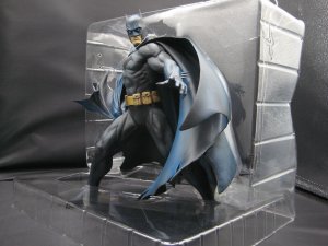 Batman Kotobukiya Artfx 1/6 scale Pre-Painted PVC Batman Statue Blue 