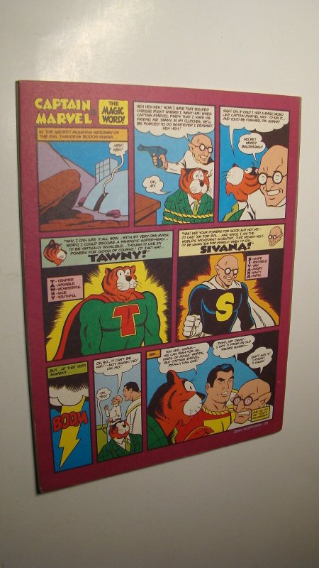 AMAZING WORLD OF DC COMICS 17 *NICE COPY* SHAZAM CAPTAIN MARVEL VS SUPERMAN 