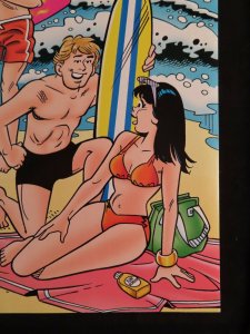 ARCHIE #559 VF/NM BEACH BIKINI cover STAN GOLBERG Archie Comics