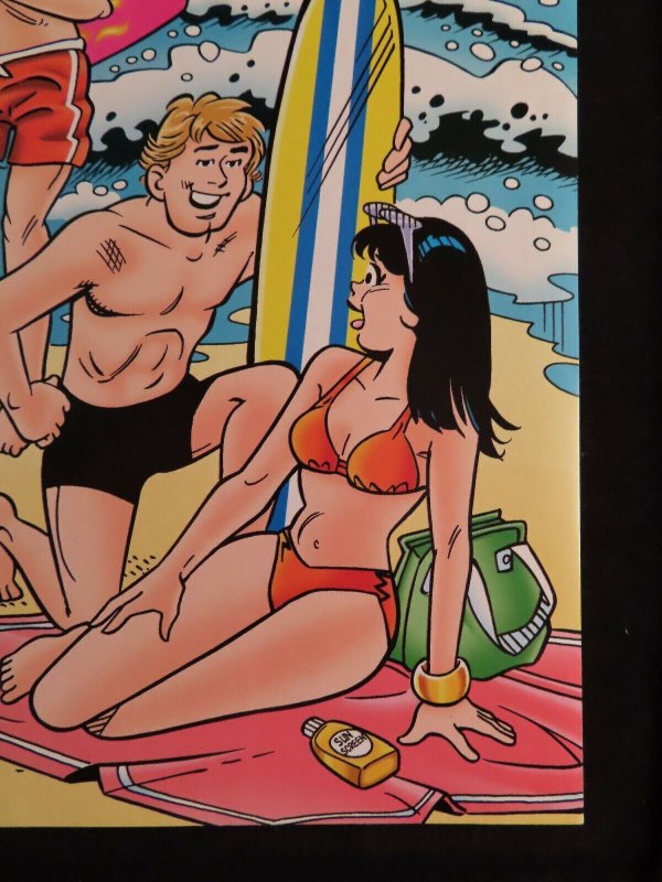 ARCHIE #559 VF/NM BEACH BIKINI cover STAN GOLBERG Archie Comics