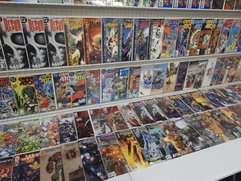 Huge Lot 130+ Comics W/ Captain Atom, Lone Wolf and Cub, +More! Avg VF- Cond!