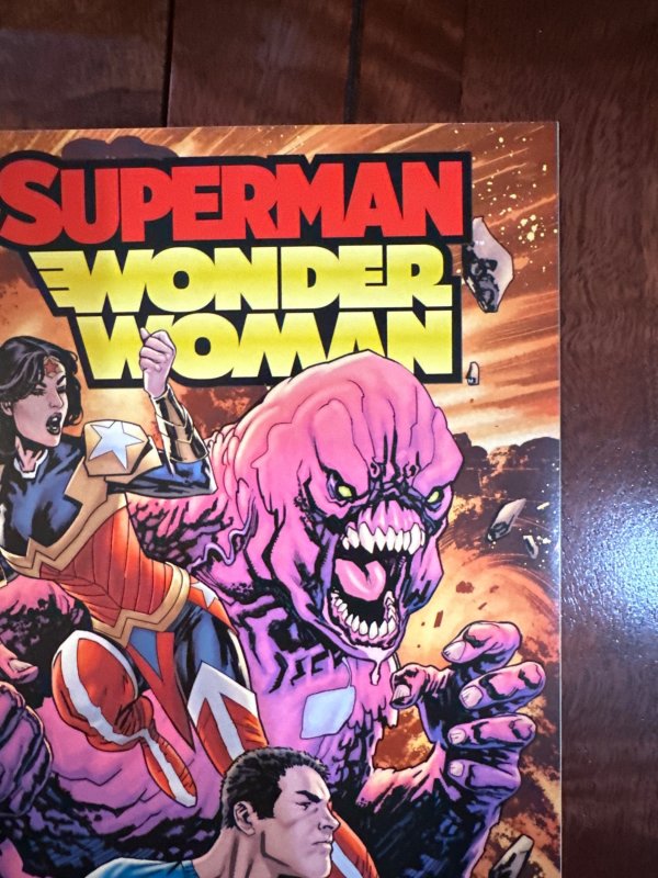 Superman/Wonder Woman #24 (2016)