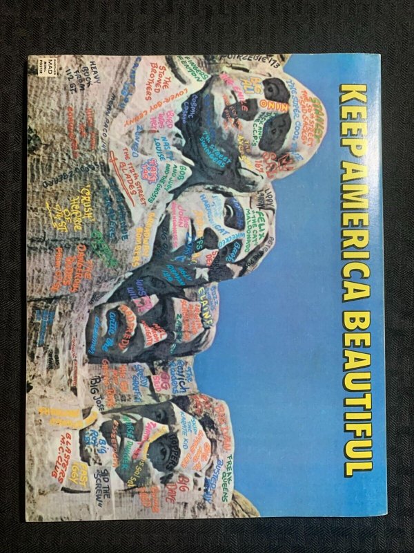 1977 MAD SPECIAL Magazine #22 VG+ 4.5 with 16 Diplomas & Awards Insert