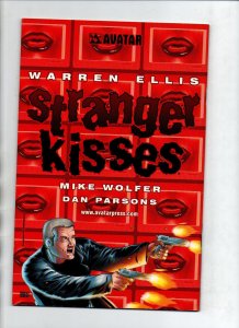 Threshold #32 Tuff Luv Variant - Medora - Ravening - Avatar - 2000 - NM