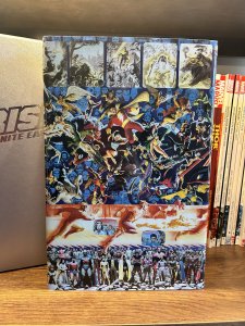 Crisis On Infinite Earths Collected Slipcase HC