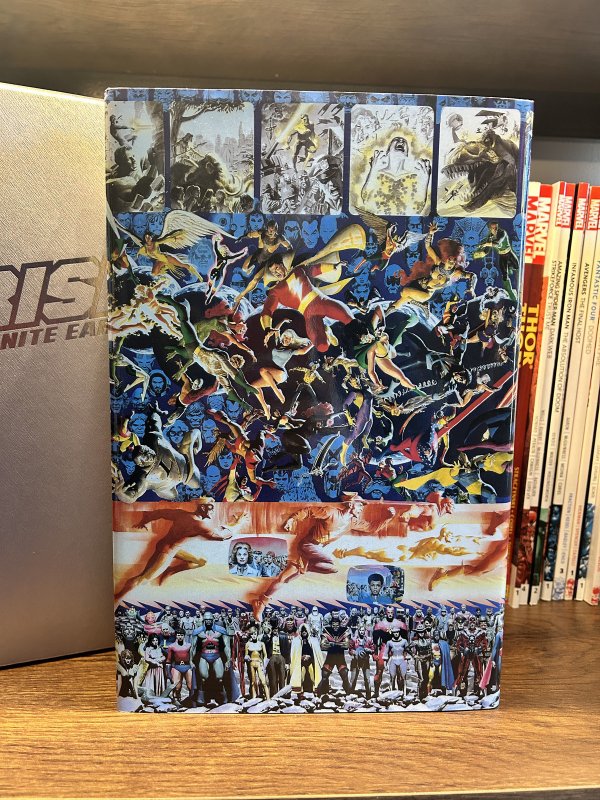 Crisis On Infinite Earths Collected Slipcase HC
