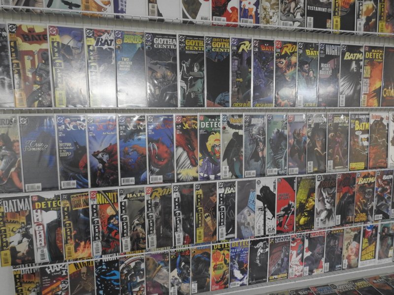 Huge Lot 130+ Comics W/ Batman, Batgirl, Catwoman, +More! Avg VF+ Condition!