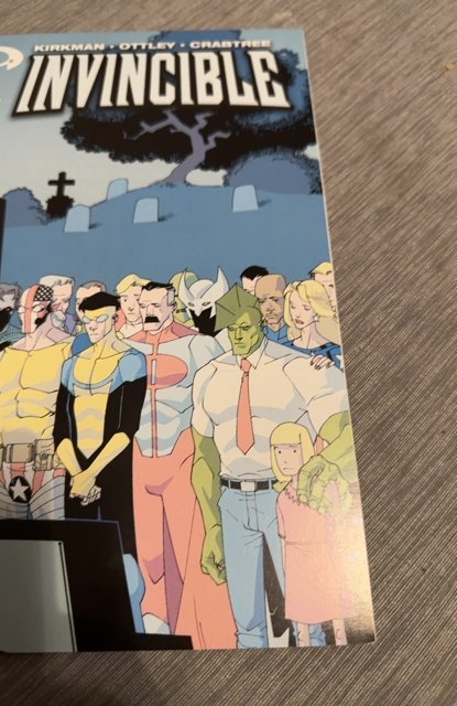 Invincible #8 (2004)Kirkham/Savage dragon app higher grede