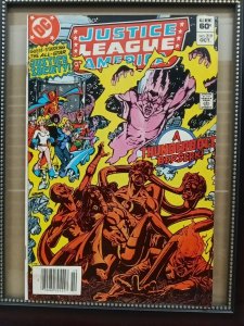 JUSTICE LEAGUE OF AMERICA # 219 * JUSTICE SOCIETY * DC COMICS * 1983 /.  P02