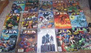 JLA LOT OF 29 ISSUES   # 16-115 dc  CRISIS  JUSTICE LEAGUE AMERICA   BATMAN