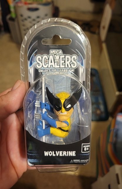 neca wolverine scaler