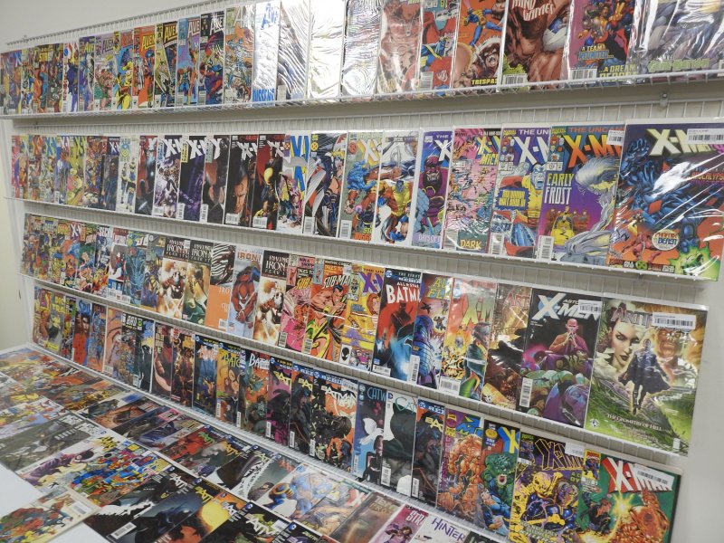 Huge Lot 140+ Comics W/ X-Men, Avengers, Batman, +More AVG VF-