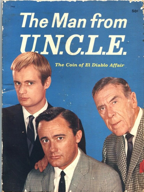 THE MAN FROM U.N.C.L.E.-1965-STORY BY WALTER GIBSON-ROBERT VAUGHN COVER