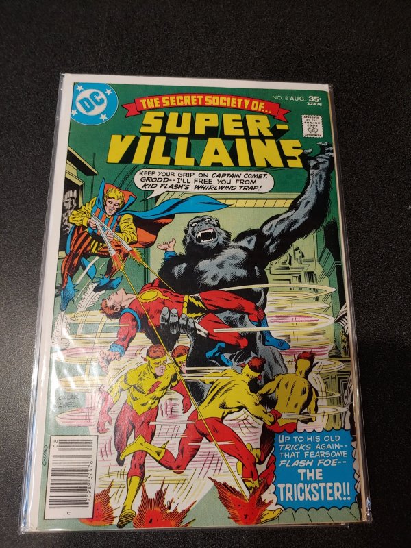 SUPER-VILLAINS #8 VF+ HIGH GRADE