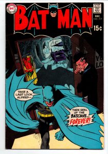 Batman #217 - Closes Wayne Manor Batcave - Neal Adams - 1966 - FN/VF 