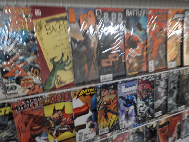 Huge Lot 120+ Comics W/ Batman, Booster Gold, Blue Beetle+ Avg VF- Condition!