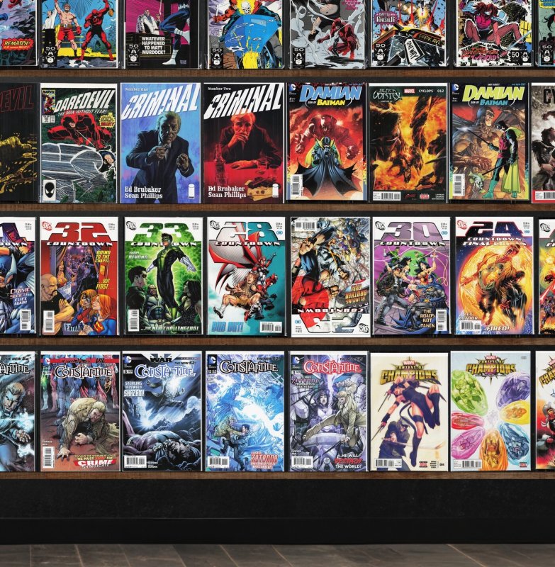 Huge Lot 150+ Comics with Daredevil, Countdown, Days Of Hate & More!