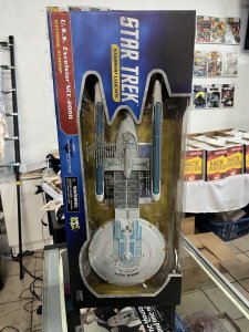 Diamond Select Art Asylum Star Trek Starship Legends USS Excelsior NCC-2000 2017