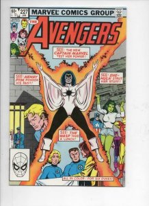 AVENGERS #227, NM-, Captain Marvel, Wasp, 1963 1983, more Marvel in store