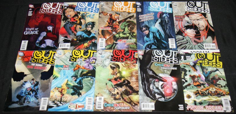 Modern DC OUTSIDERS VOL. 3 -29pc Mid-High Grade Comic Lot VF-NM Batman Nightwing
