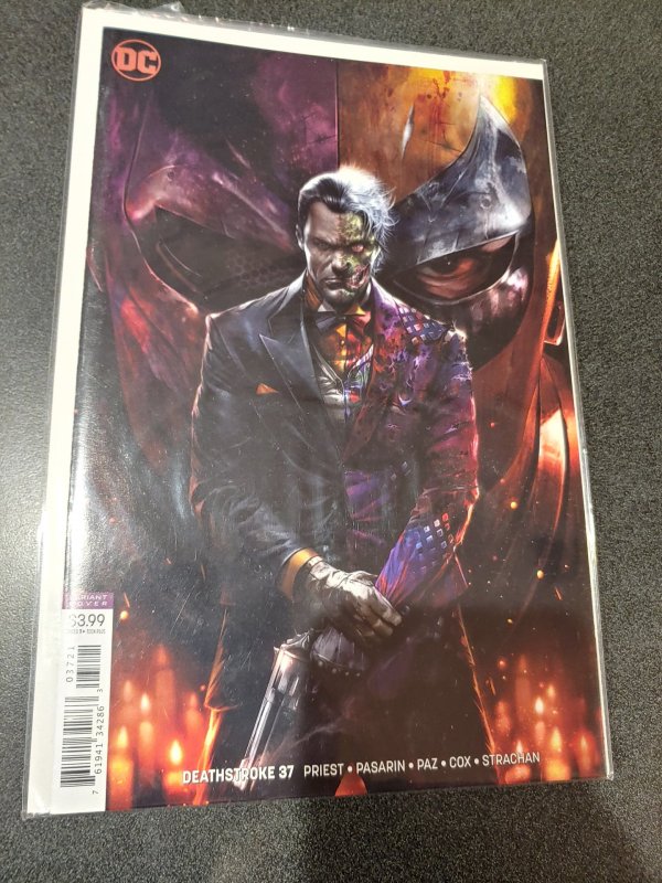 DC Deathstroke #37 VIRGIN VARIANT Francesco Mattina HOT COVER