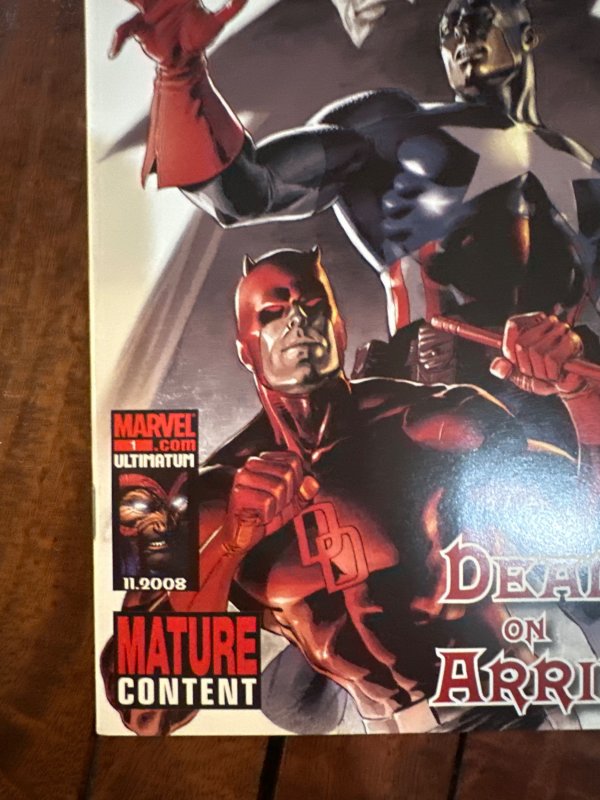 Daredevil & Captain America: Dead On Arrival (2009)