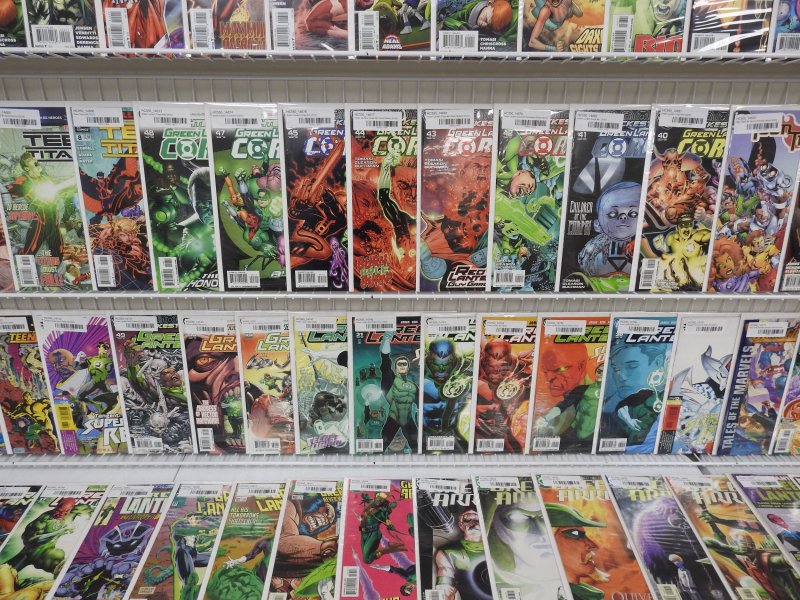 Huge Lot 160+ Comics W/ Green Lantern, Infinity Gauntlet, FF, +More! Avg VF+ !