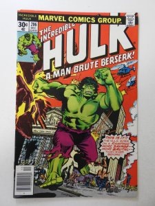 The Incredible Hulk #206 (1976) VF Condition!