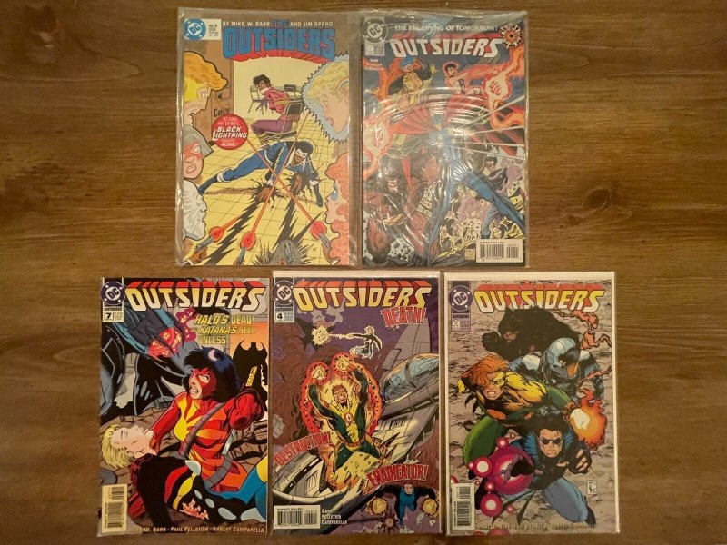 Lot Of 5 Outsiders DC Comic Books # 1 4 7 0 9 Batman Superman Flash Arrow J951