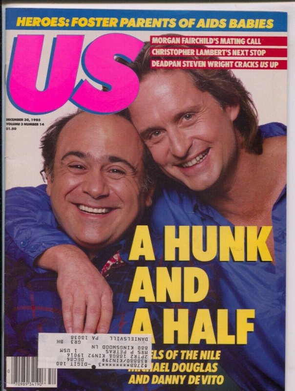 US 12/30/1988-Danny DeVito & Michael Douglas cover-Morgan Fairchild-Steven Wr...