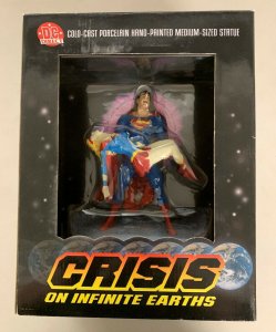 Superman & Supergirl Crisis on Infinite Earth Limited Edition Statue