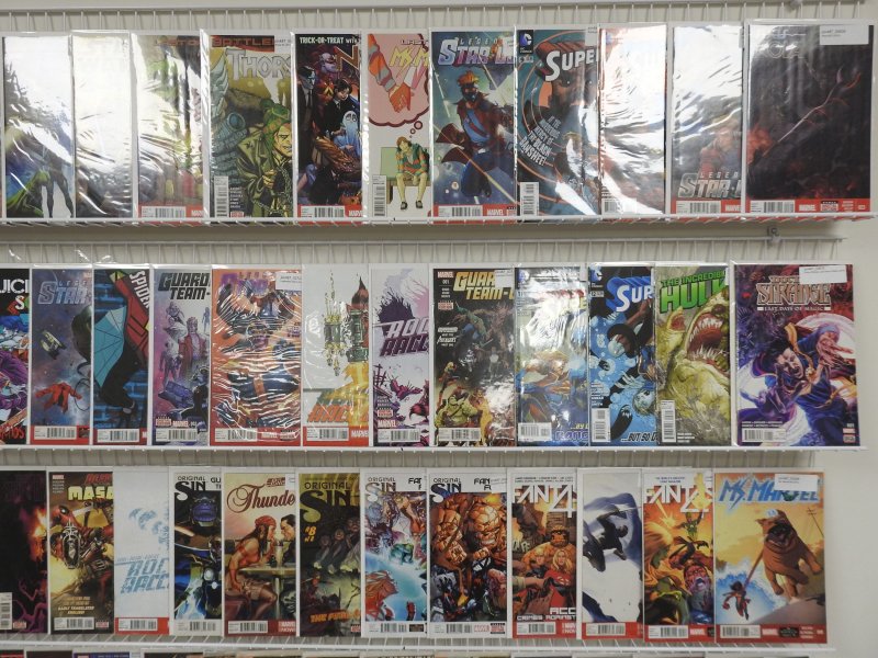 Huge Lot 150+ Comics W/ Superman, Hulk, Fantastic Four, +More AVG VF-