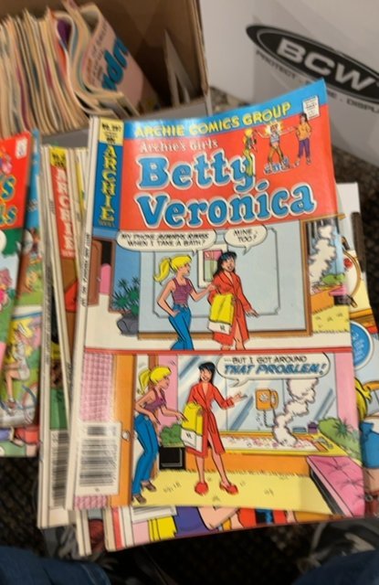 Archie's Girls Betty and Veronica #287 (1979) Josie 