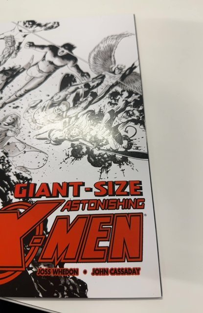 Giant-Size Astonishing X-Men Black and White Variant Joss whedon run (2008)1:100